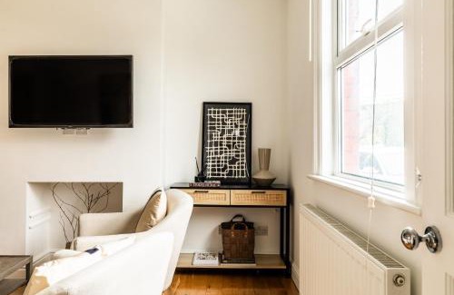 Bath Apartment | The Broadway Bath - 2 Bedrooms with parking, Central Bath