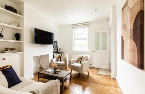 Bath Apartment | The Broadway Bath - 2 Bedrooms with parking, Central Bath