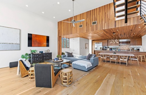 Venice Villa | The Broadway - Loft Style Living in the Heart of Venice