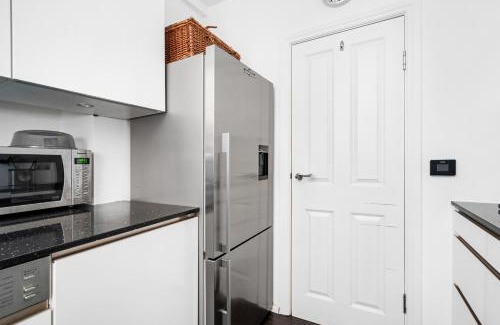 St. Johns Wood Apartment | The Bronwen