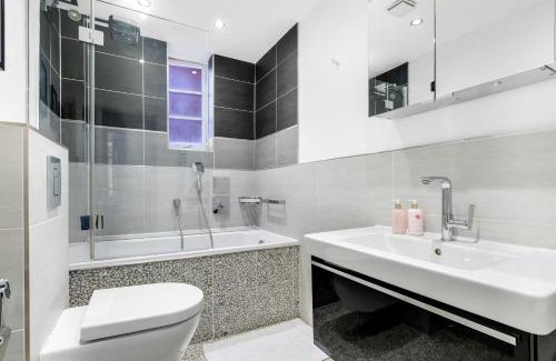 St. Johns Wood Apartment | The Bronwen