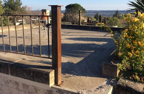 Saint-Maximin Villa | The broom villa