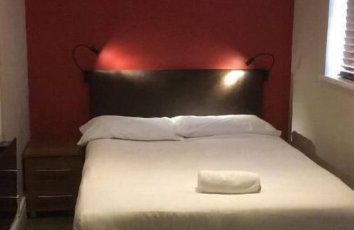Norbiton Hotel | The Bull and Bush Hotel Kingston