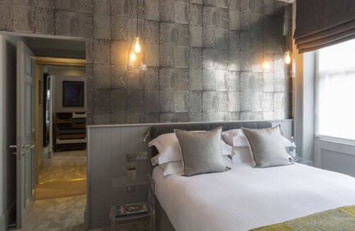 Bishopsgate Hotel | The Bull and The Hide
