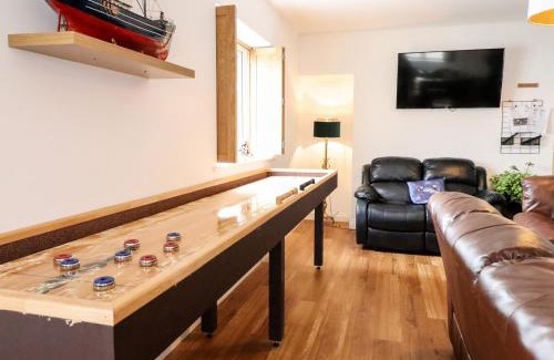 Deiniolen House | The Bull Inn