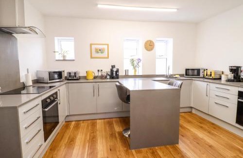 Deiniolen House | The Bull Inn