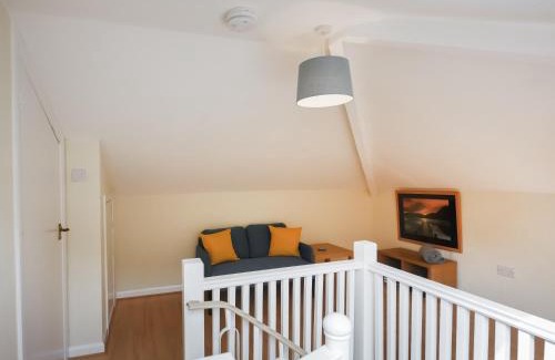 Kingswood House | The Bungalow