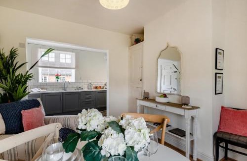 Lincoln House | The Bungalow