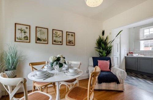 Lincoln House | The Bungalow