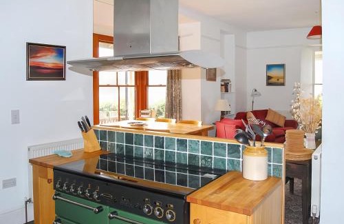 St Ishmaels House | The Bungalow
