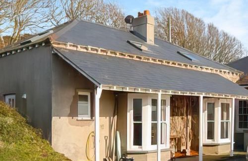 St Ishmaels House | The Bungalow