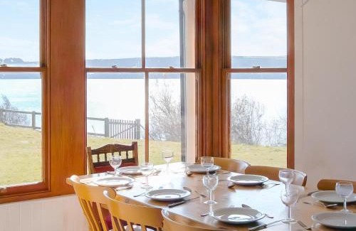 St Ishmaels House | The Bungalow