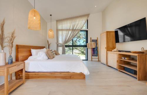 Playa Flamingo Apartment | The Bungalows #1 - Boutique Hotel in Flamingo Beach - Ground Level Studio