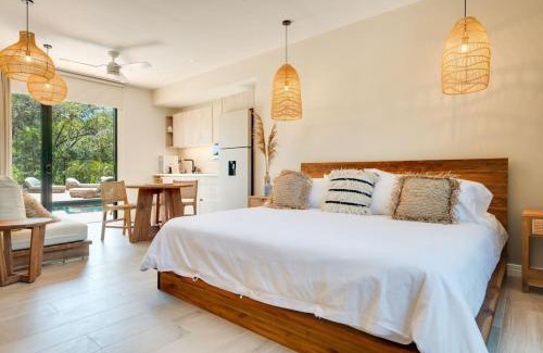 Playa Flamingo Apartment | The Bungalows #9 - Boutique Hotel in Flamingo Beach - Ground Level Studio