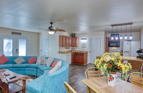 Aransas Pass Cottage | The Buoys! 2 cottages, yard games & firepit in a great location!