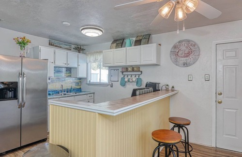Aransas Pass Cottage | The Buoys! 2 cottages, yard games & firepit in a great location!