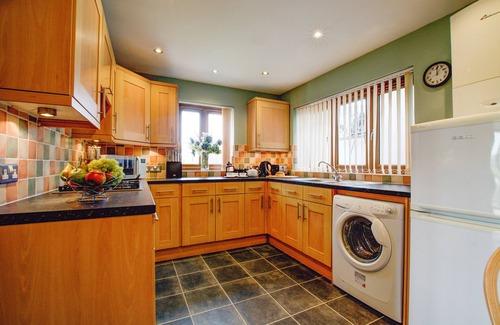 Mawgan Porth House | The Buoys - Two Bedroom House, Sleeps 4