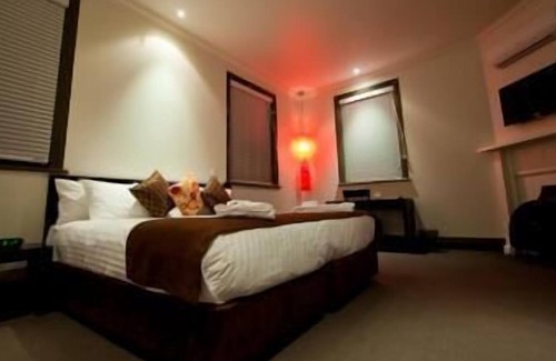 Merewether Hotel | The Burwood Inn