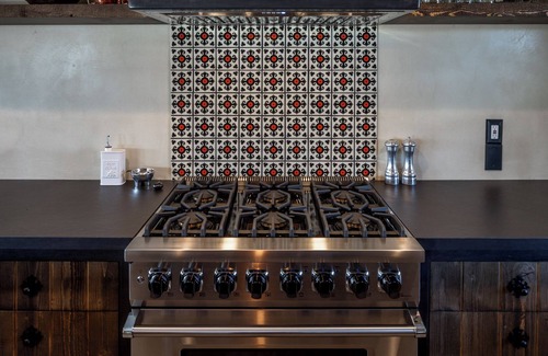 Pioneertown House | The Bust'n B Ranch - Saltwater Pool and Spa - Views - Sauna - Pioneertown