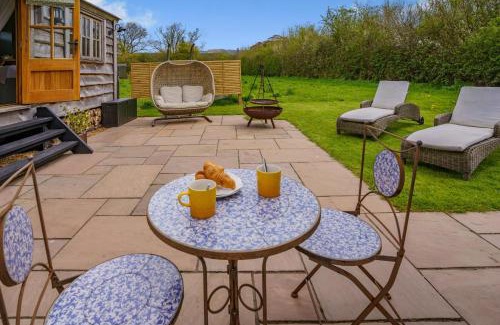 Bronllys House | The Butterfly Hut