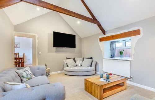 Launceston House | The Byre - Home Farm