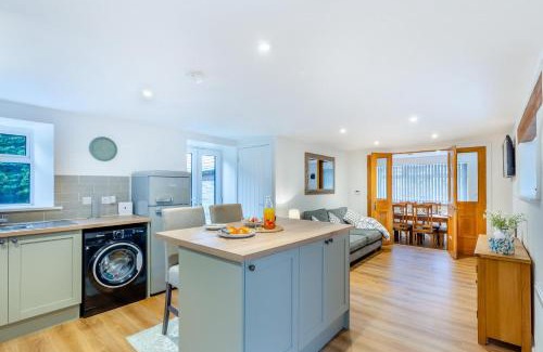 Launceston House | The Byre - Home Farm
