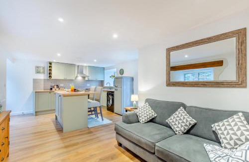 Launceston House | The Byre - Home Farm