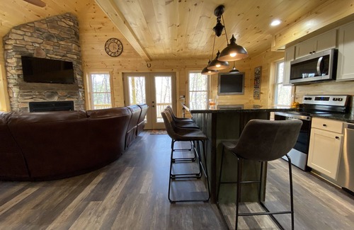 Logan Cabin | The Cabin at Lapp's Lodging