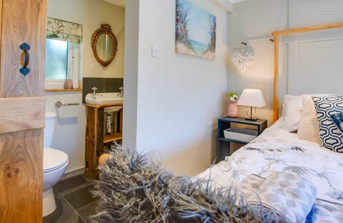 Garn Fadryn Ski Chalet | The Cabin at Bragdy in the beautiful Pwllheli