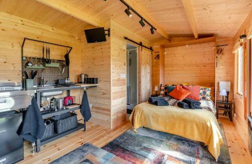 Llandovery House | The Cabin at Gerynant