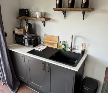 Alton Apartment | The Cabin at Mandalay Lodge