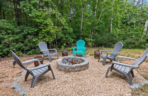 Blairsville Villa | The Cabin Kingdom Hot tub Fire Pit