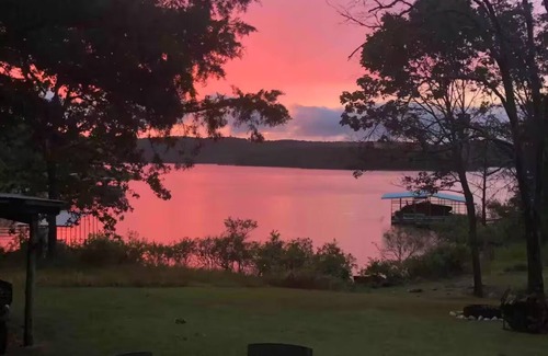 Rogers Cabin | The Cabin-Lake Front Oasis