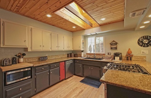 Shingletown Cabin | The Cabin Viola