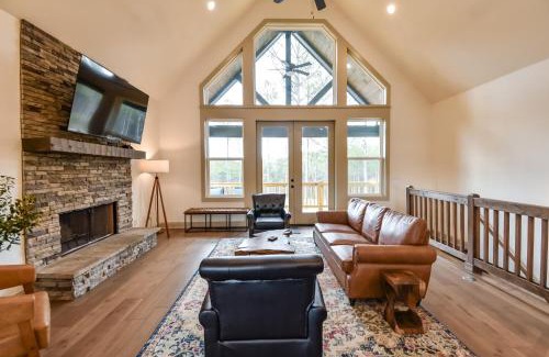 Ellijay House | The Cabins at Mountain Peak Retreat with Game Rooms
