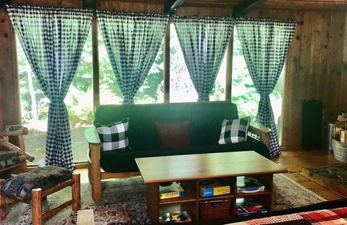 Ashford House | The Cabins on Tenas Creek-Pine Cabin-Mt Rainier