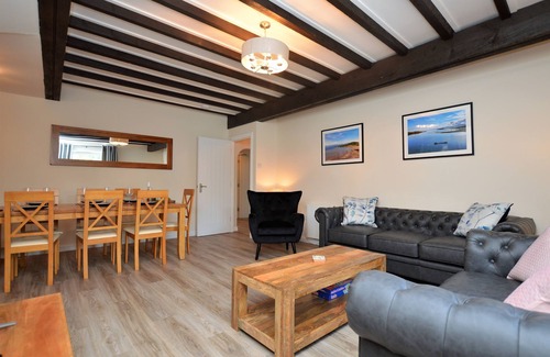 Kilmartin Cottage | THE CAIRN, 4 bedroom luxury apartment, picturesque & historic location