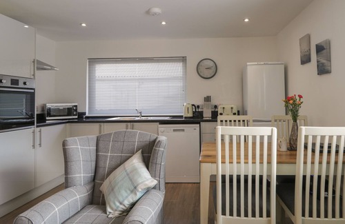 Boat of Garten Cottage | THE CAIRN, pet friendly, character holiday cottage in Boat Of Garten
