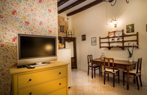 Borgo Venezia Apartment | THE CALAMAIO