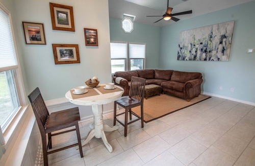 Old Town Bluffton Apartment | The Calming Coastal Suite- 2 Bedroom/1 Bath near Downtown Bluffton
