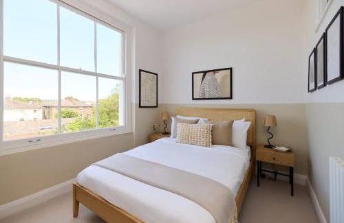 Cantelowes Apartment | The Camden Hideout - Modish and Bright 2BDR Flat