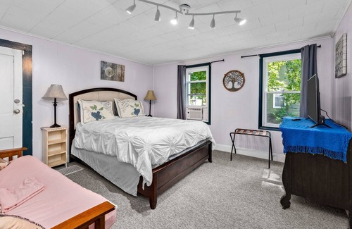 Montour Falls House | The Campbell House - Around the Corner from the Falls