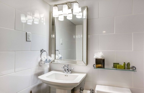 Lexington Hotel | The Campbell House Lexington, Curio Collection by Hilton