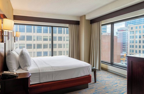 Scioto Mile Hotel | The Capital Suites Hotel