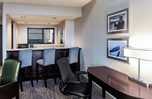 Scioto Mile Hotel | The Capital Suites Hotel