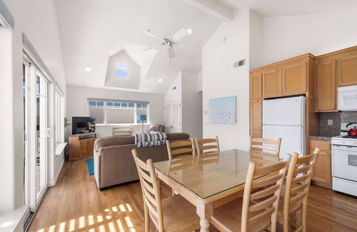 Capitola Condo | The Capitola Sea Winds one block to Capitola Beach