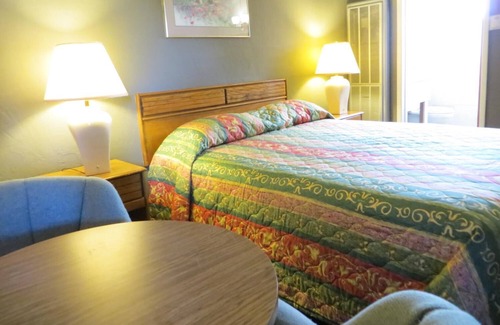 Santa Clara Hotel | The Capri Motel
