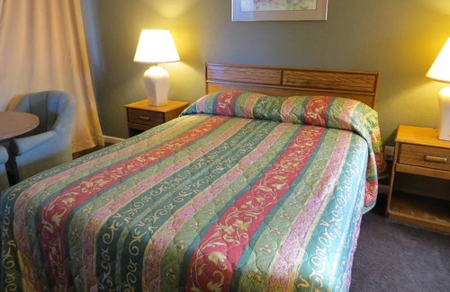 Santa Clara Hotel | The Capri Motel