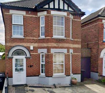 Bournemouth House | The Capstone Retreat - Beautiful Detached Family Home By Coastline Retreats, Arcade Machine, Parking, BBQ
