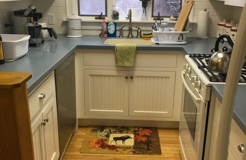 Mid-Coast and Islands House | The Captain York House